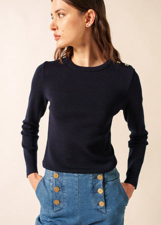 Découvrez le pull Marée de SAINT JAMES chez CQFD Avignon. Un pull marin pour femme en laine vierge, coupe ajustée et fabriqué en France. L'élégance normande.