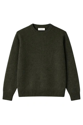 Craquez pour le pull mixte Gaspard kaki en laine & cachemire Cézembre chez CQFD Avignon. Tricoté à Saint-Malo (3D-TEX). Doux, chaud & 100% Made in France !