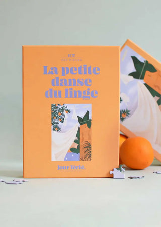 Puzzle 500 pièces La Petite Danse Du Linge par Jour Férié. Un défi technique de haut vol, poétique et fabriqué en France. À shopper chez CQFD Avignon !