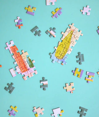 Puzzle 500 pièces La Petite Soirée Mousse par Jour Férié. Une illustration cocooning éco-conçue et fabriquée en France. Idéal à encadrer dans la salle de bain !