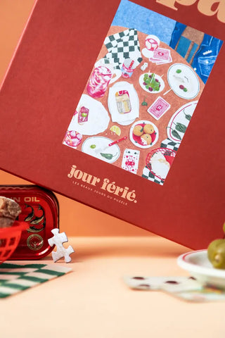 Puzzle 1000 pièces Les Tapas par Jour Férié. Une illustration conviviale et gourmande, éco-conçue et fabriquée en France. À shopper chez CQFD Avignon !