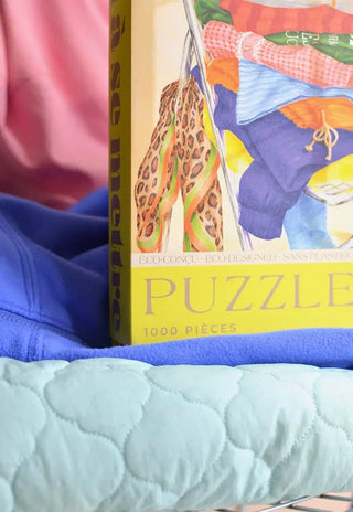 Puzzle 1000 pièces Rien À Se Mettre par Jour Férié. Une illustration mode et drôle, éco-conçue et fabriquée en France. À shopper d'urgence chez CQFD Avignon !