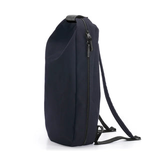 Découvrez le sac à dos noir imperméable VPDDLG chez CQFD Avignon. Coton déperlant, compartiment ordinateur 15", ouverture latérale & 100% Fabriqué en France !