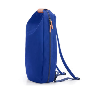 Craquez pour le sac à dos bleu roi imperméable VPDDLG chez CQFD Avignon. Édition limitée, compartiment PC 15", ouverture latérale & 100% Fabriqué en France !