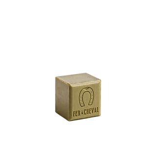 Cube savon de Marseille 100g 100% olive Fer à Cheval chez CQFD Avignon. Formule naturelle, sans huile de palme, certifiée Cosmos Natural. Made in Marseille.