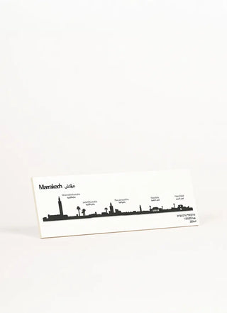 Découvrez la skyline Marrakech Mini de The Line chez CQFD Avignon. Décoration 3-en-1 à coller, aimanter ou poser, en acier 100 % fabriqué en France.