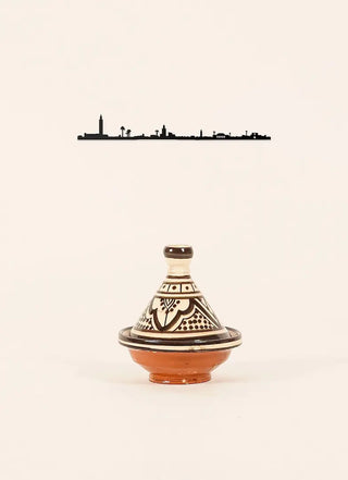 Découvrez la skyline Marrakech Mini de The Line chez CQFD Avignon. Décoration 3-en-1 à coller, aimanter ou poser, en acier 100 % fabriqué en France.