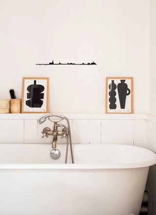 Découvrez la skyline de Stockholm par The Line chez CQFD Avignon. Décoration épurée en acier 1,5 mm, pose facile intérieur/extérieur. 100 % Made in France.
