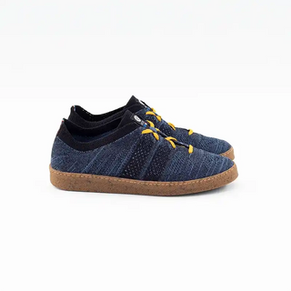 Craquez pour les sneakers Ector Original Outremer à semelle crêpe chez CQFD Avignon. Baskets bleues éco-conçues en France, 100% recyclées, légères et ultra-tendances.