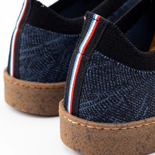 Craquez pour les sneakers Ector Original Outremer à semelle crêpe chez CQFD Avignon. Baskets bleues éco-conçues en France, 100% recyclées, légères et ultra-tendances.