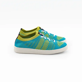 Craquez pour les sneakers Ector Bicolore Kiwi chez CQFD Avignon. Baskets écologiques vert anis et bleu ciel, 100% fabriquées en France dans la Drôme. Confort et style acidulé.