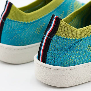 Craquez pour les sneakers Ector Bicolore Kiwi chez CQFD Avignon. Baskets écologiques vert anis et bleu ciel, 100% fabriquées en France dans la Drôme. Confort et style acidulé.