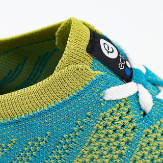 Craquez pour les sneakers Ector Bicolore Kiwi chez CQFD Avignon. Baskets écologiques vert anis et bleu ciel, 100% fabriquées en France dans la Drôme. Confort et style acidulé.