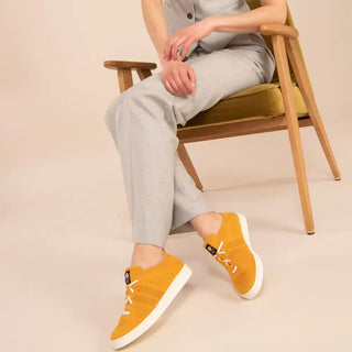 Craquez pour les sneakers Ector Original Moutarde chez CQFD Avignon. Des baskets éco-tricotées en France à Romans-sur-Isère, 100% recyclées, légères et respirantes.