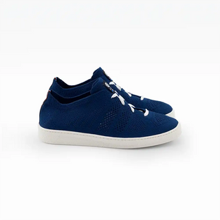 Découvrez les sneakers Ector Original Navy chez CQFD Avignon. Des baskets bleu marine éco-conçues en France à Romans-sur-Isère. 100% recyclées et ultra-légères.