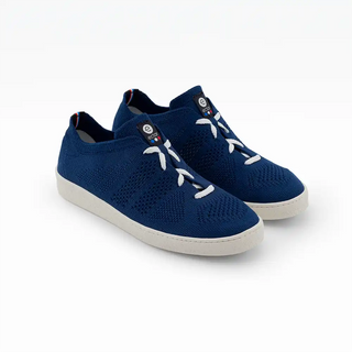 Découvrez les sneakers Ector Original Navy chez CQFD Avignon. Des baskets bleu marine éco-conçues en France à Romans-sur-Isère. 100% recyclées et ultra-légères.