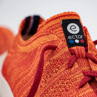Craquez pour les sneakers Ector Original Orange chez CQFD Avignon. Baskets 100% fabriquées en France dans la Drôme, en polyester recyclé et semelle caoutchouc.