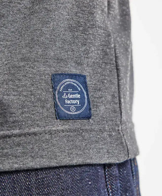 Craquez pour le t-shirt homme Baptiste gris chiné de La Gentle Factory chez CQFD Avignon. En coton bio et polyester recyclés, édition French Food Club.