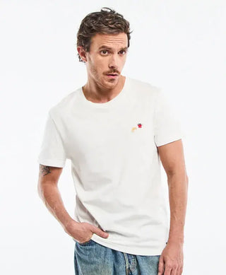 Découvrez le t-shirt homme Barthélémien en coton bio écru de La Gentle Factory chez CQFD Avignon. Broderie café-croissant et fabrication 100% française.