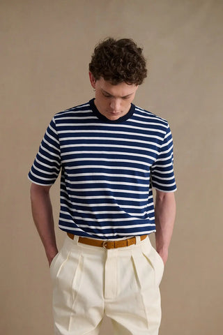 Découvrez le t-shirt marin pour homme Le Minor chez CQFD Avignon. Tricoté en Bretagne en coton brut, coupe moderne et rayures iconiques. 