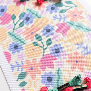 Toile à broder Motif floral CANEVAS FATAL