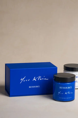 échantillon peinture bleu klein ressource