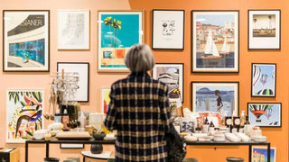 Mur de cadres déco et affiches colorées, articles de décoration, boutique lifestyle