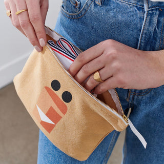 Dimensions 18 x 23 cm. Collaboration Le Slip Français x Quentin Monge.