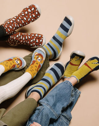 Découvrez les chaussons, chaussettes et collants pour toute la famille ! Depuis 1947, Collégien propose du made in France authentique, pour des pieds heureux !