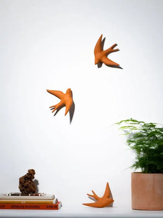 hirondelle Monochromic volage en ceramique terracotta