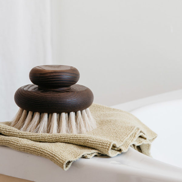 Grande brosse de bain en frêne