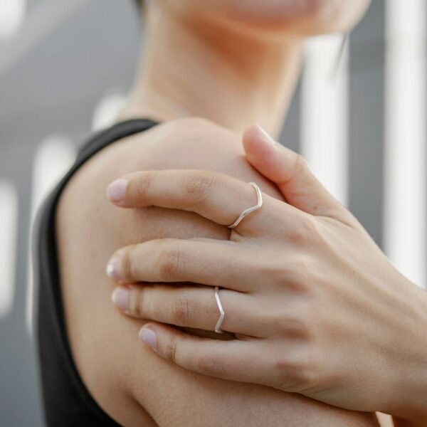 Bague simple collection « Line » – Atelier AKKA