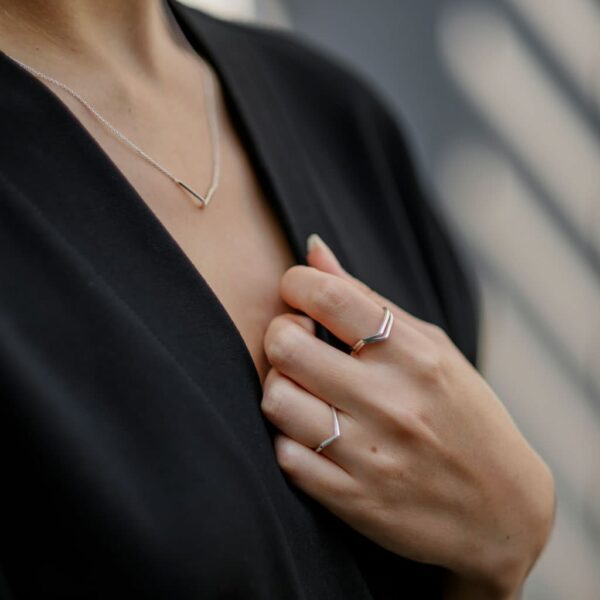 Bague simple collection « Line » – Atelier AKKA