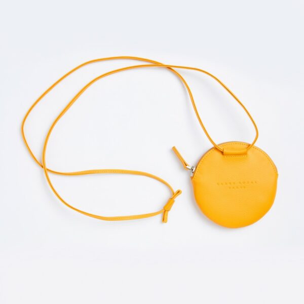 mini sac rond en cuir jaune