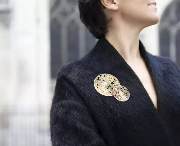 Petite broche aimantée Lunar – Tout Simplement