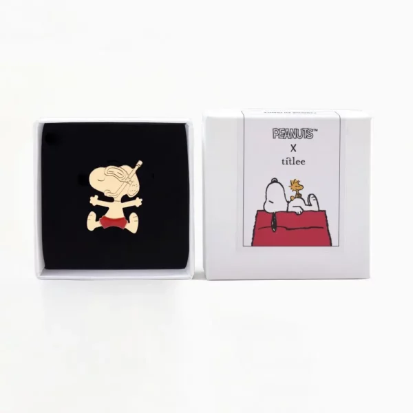 Pin's August Titlee x The Peanuts©